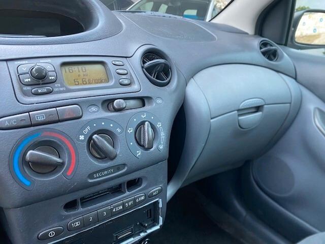 Toyota Yaris 1.0i 16V cat 3 porte