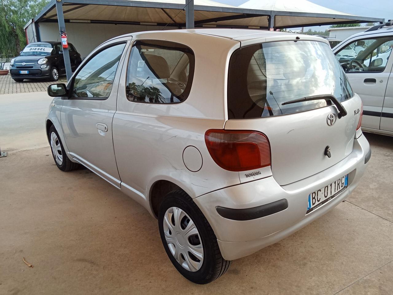 Toyota Yaris 1.0i 16V cat 3 porte Sol