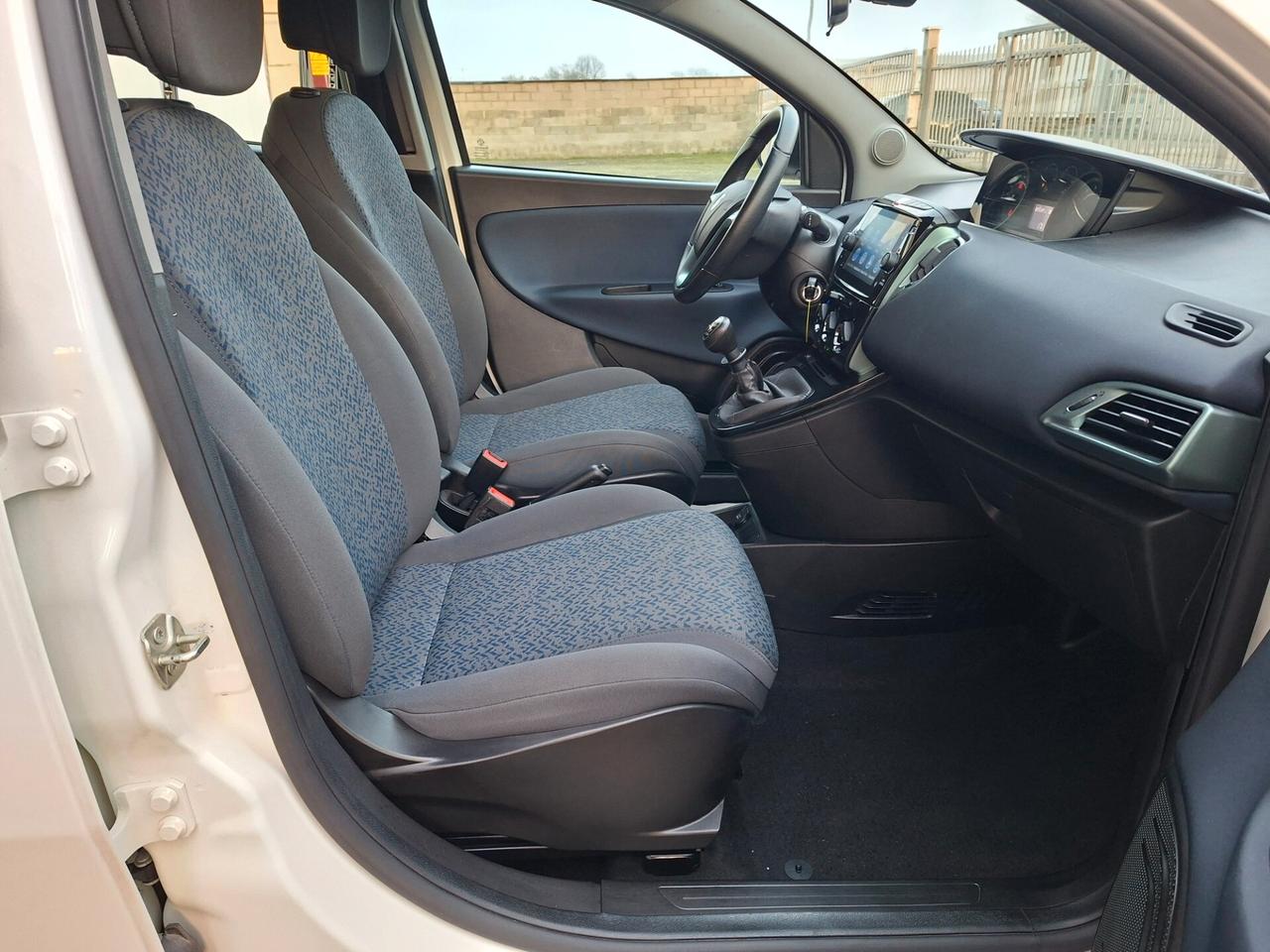 Lancia Ypsilon 1.0 Hybrid Gold *PREZZO REALE*