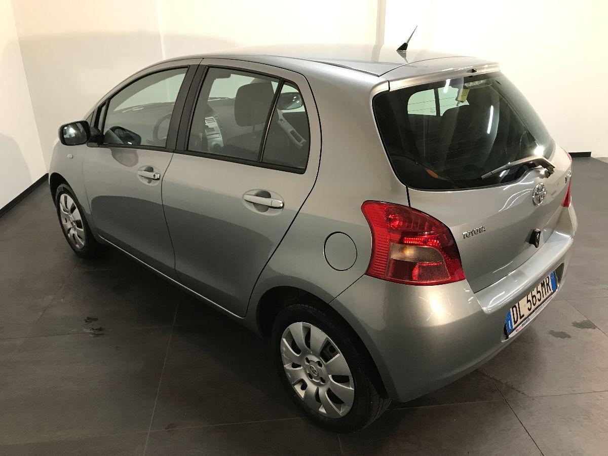 TOYOTA Yaris 1.0 5p. Sol