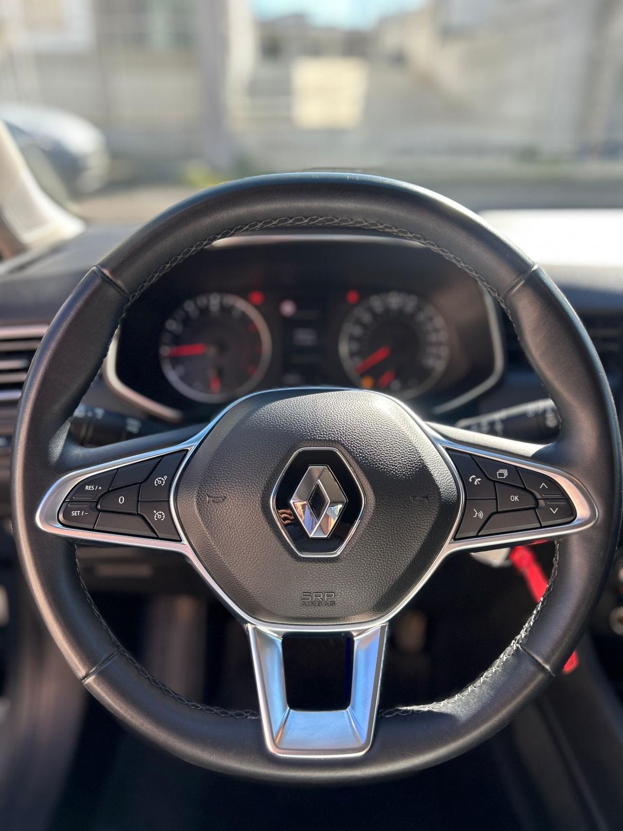 Renault Clio TCe 100 CV GPL Zen-2021 LED/17"/NAVI