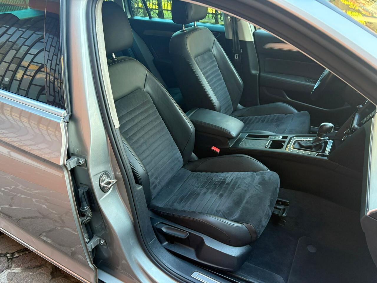 Volkswagen Passat Variant 2.0 TDI DSG Highline BlueMotion Technology