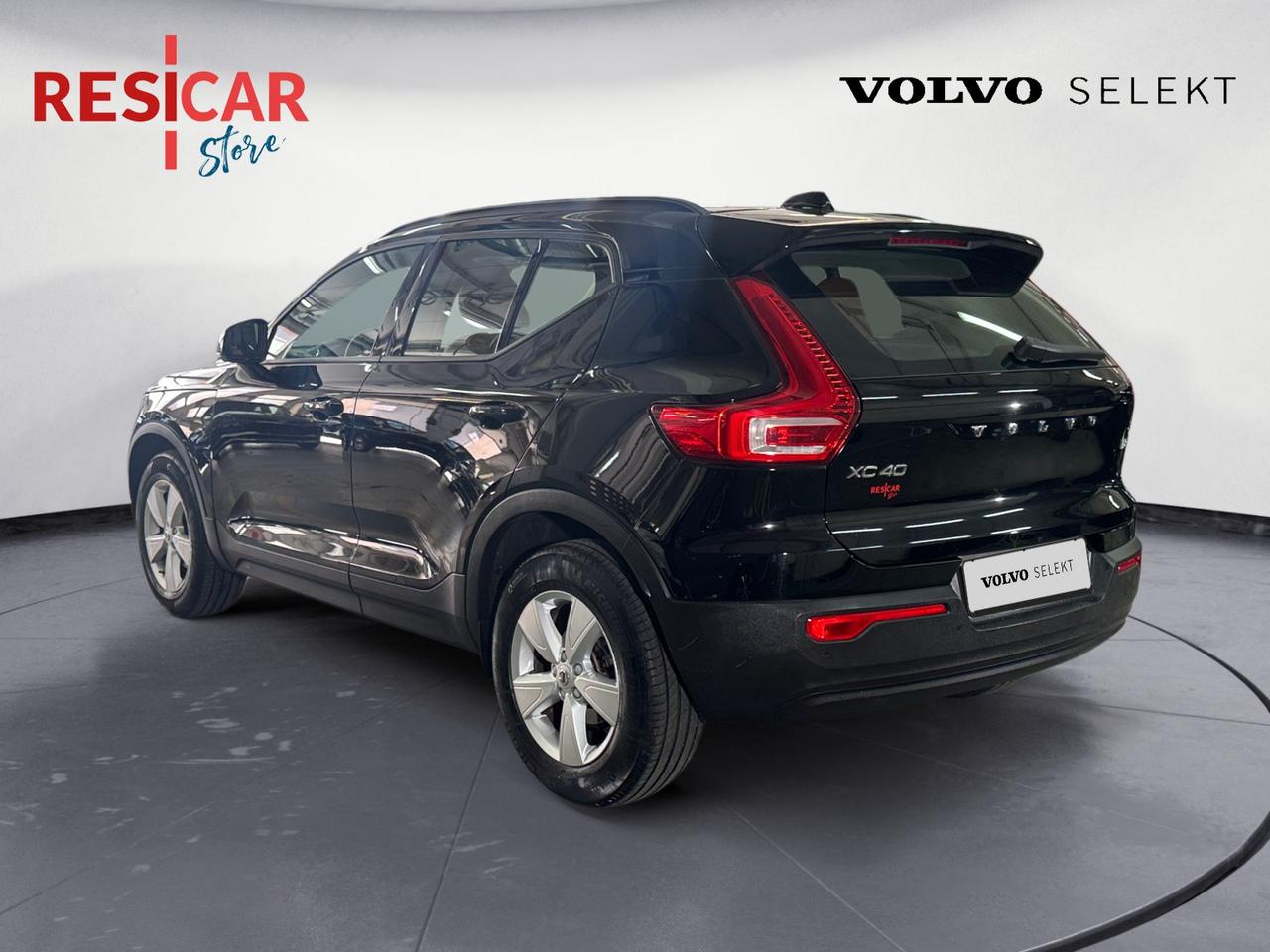 VOLVO XC40 1.5 t2 Momentum Core IVA ESPOSTA