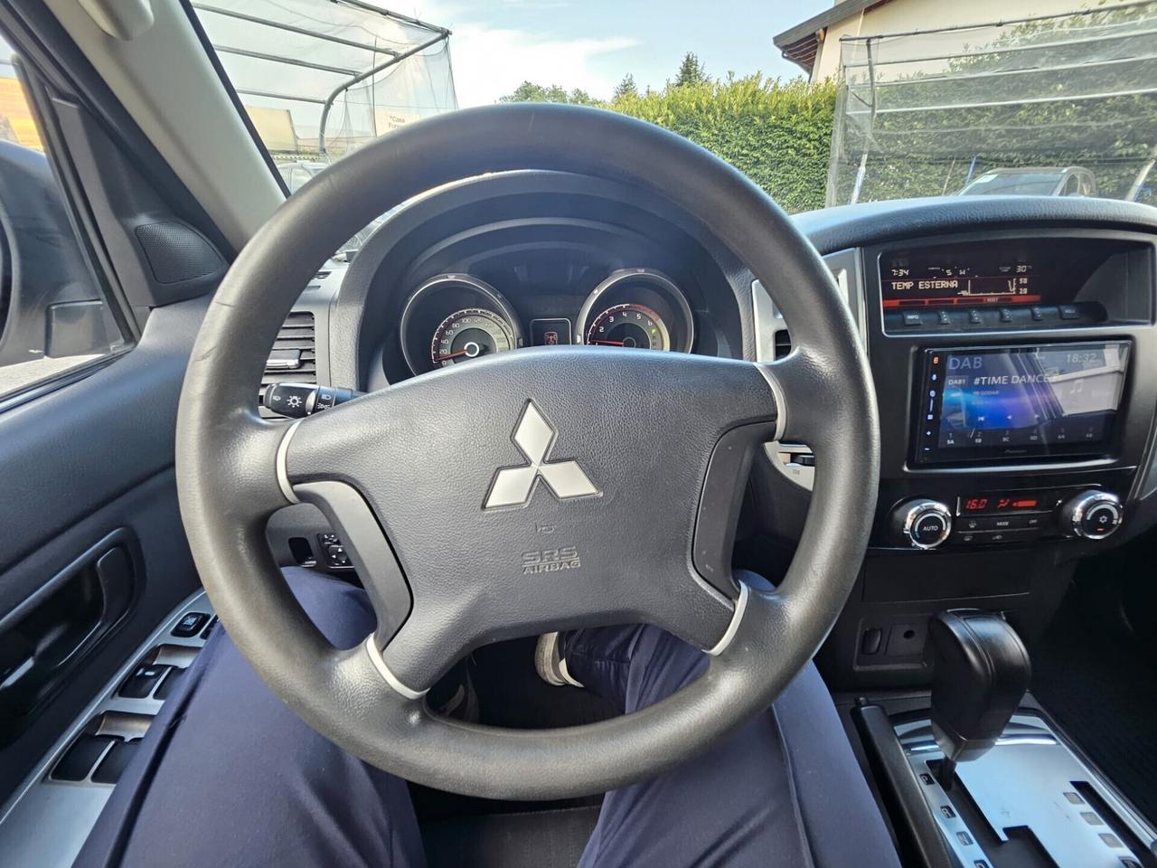Mitsubishi Pajero 3.2 DI-D 16V aut. 5p. Instyle DPF CARPLAY