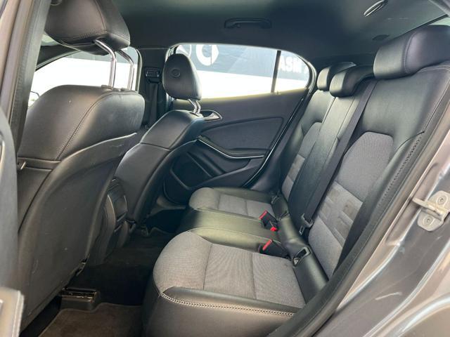 MERCEDES-BENZ GLA 200 d Automatic Business