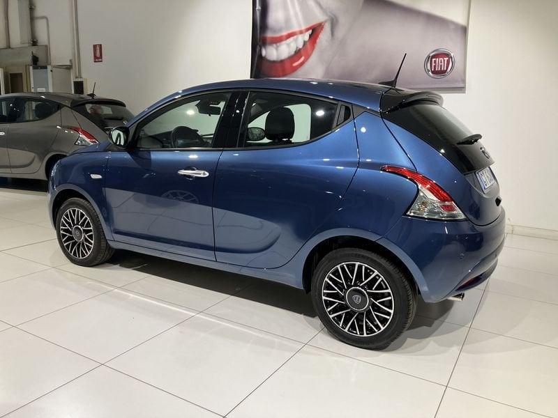 Lancia Ypsilon 1.0 FireFly 5 porte S&S Hybryd Gold