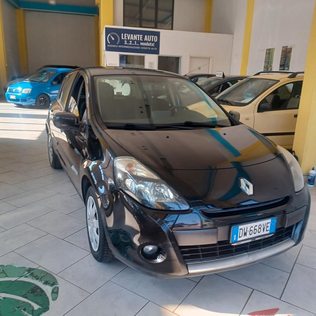 128.548KM CLIO 1.2 PERFETTA OK NEOPATENTATI