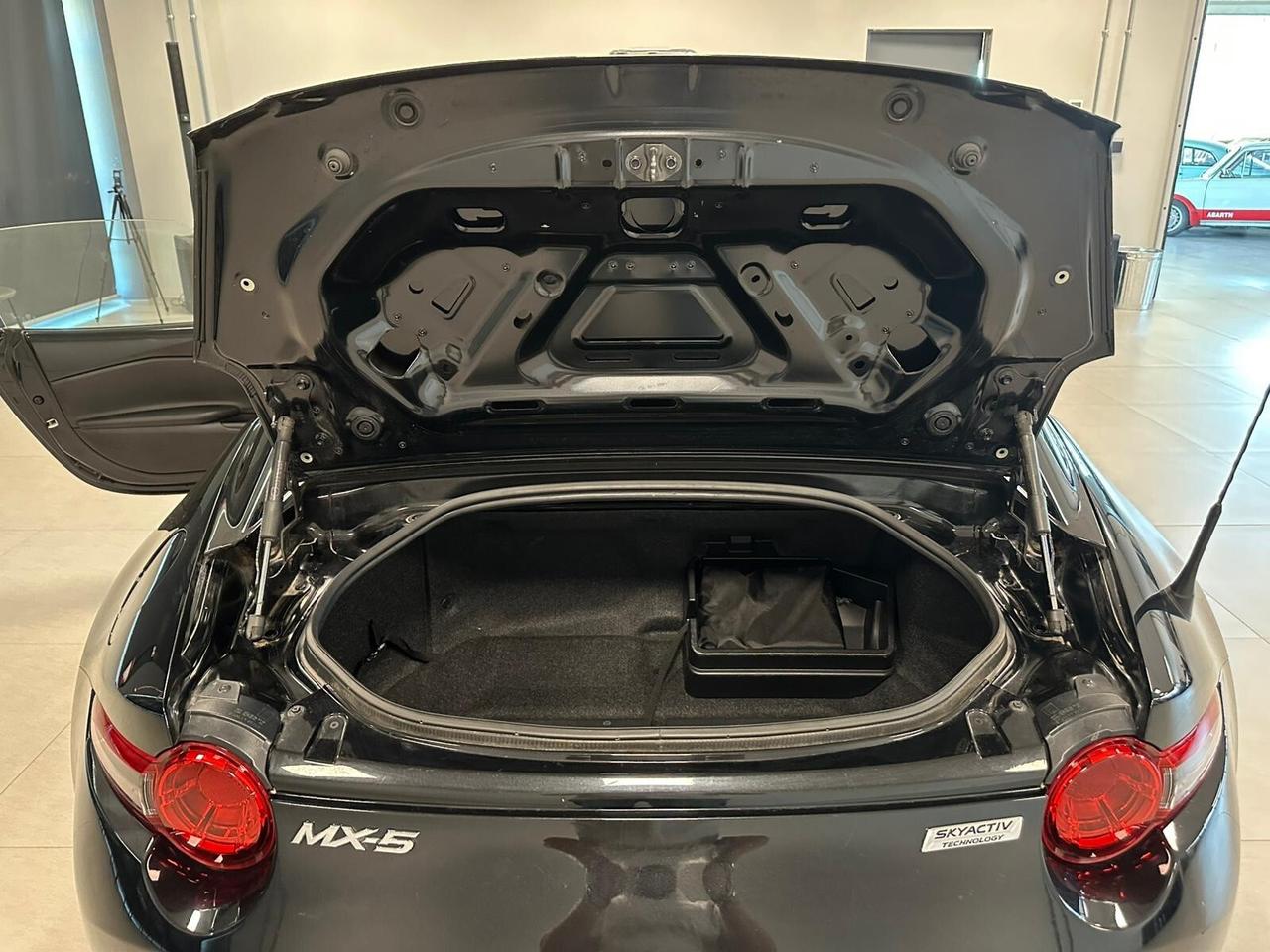 Mazda MX-5 2.0L Skyactiv-G RF Sport