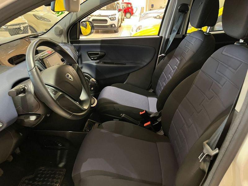 Lancia Ypsilon Ypsilon 1.0 FireFly 5 porte S&S Hybrid Platino