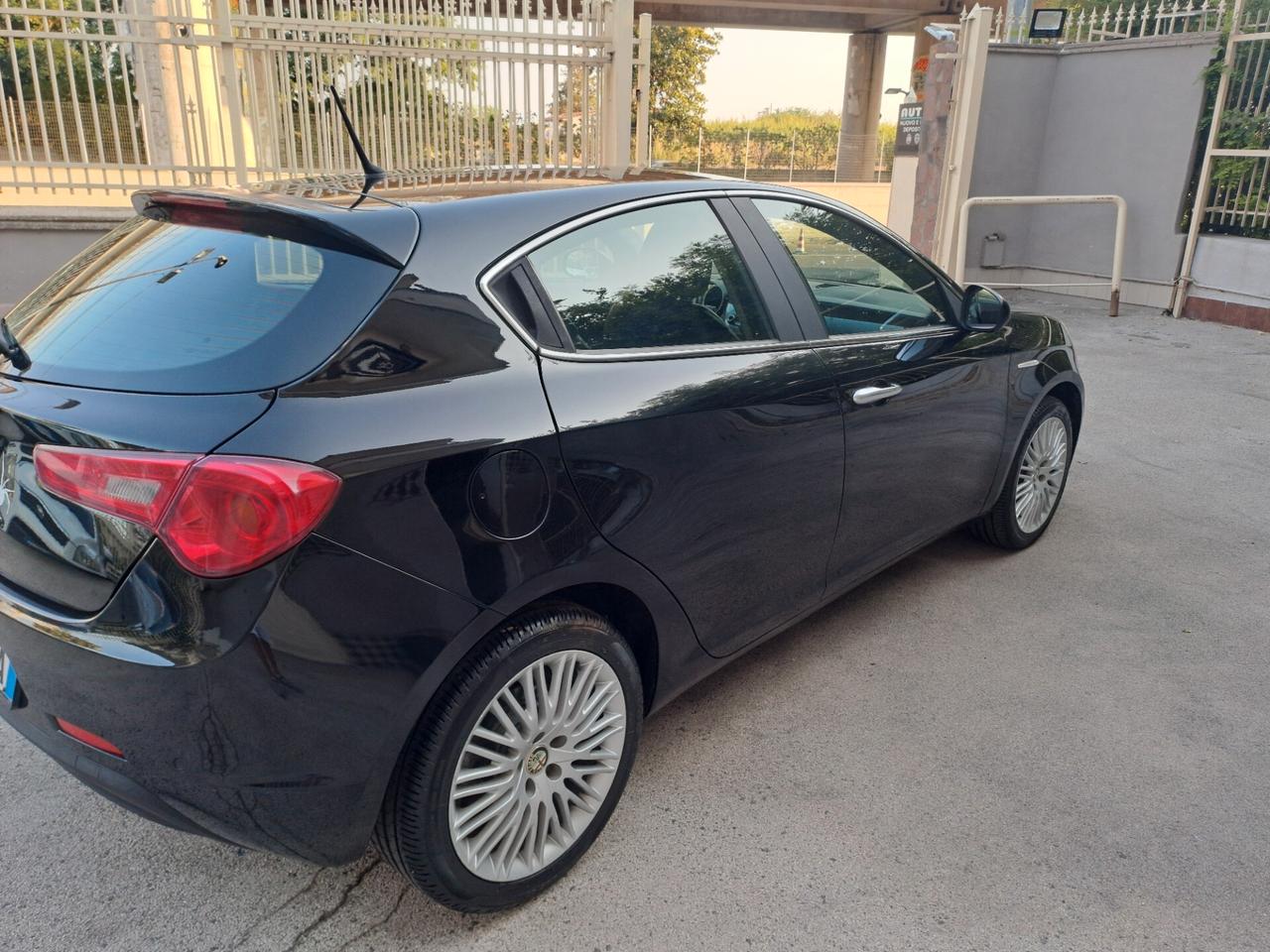 Alfa Romeo Giulietta 1.6 JTDm-2 105 CV Distinctive