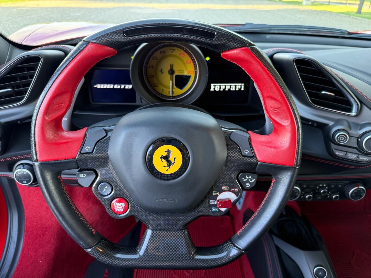 Ferrari 488 GTB + iva 22% - ha 10.900 km ! PREZZO TOP ITALIA -