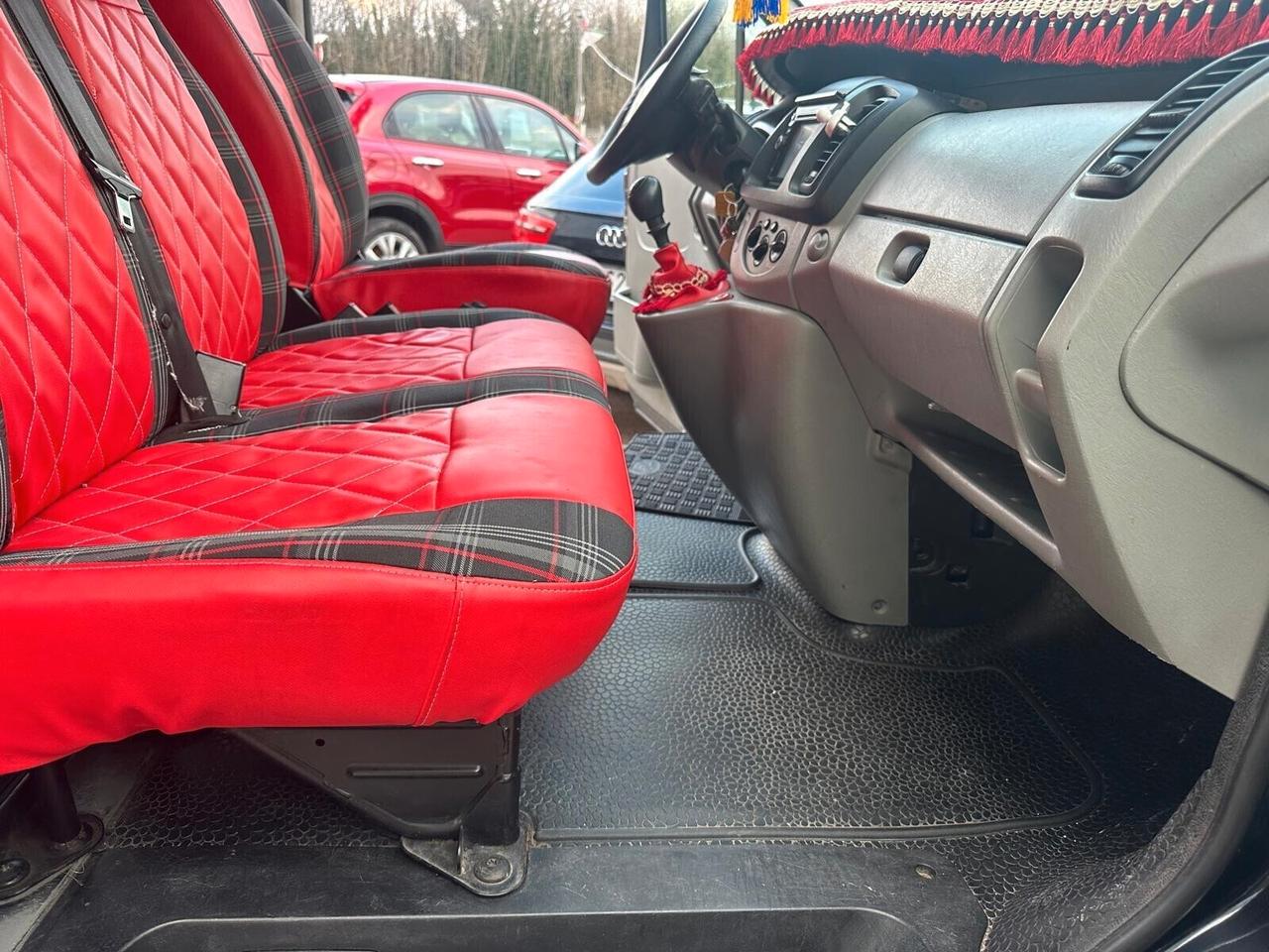 Renault Trafic T27 1.9 dCi/90 PC-TN Passenger Luxe NEOPATENTATI 9 POSTI