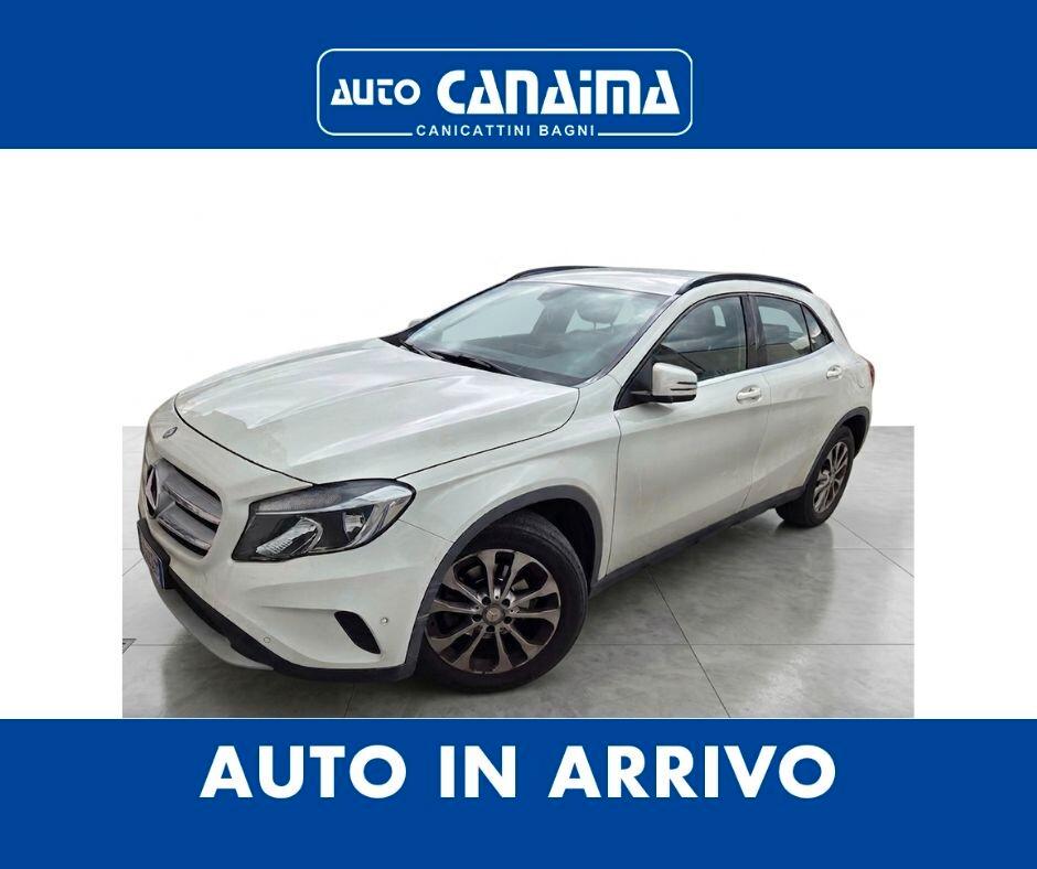 MERCEDES GLA 200 D EXECUTIVE - 2015