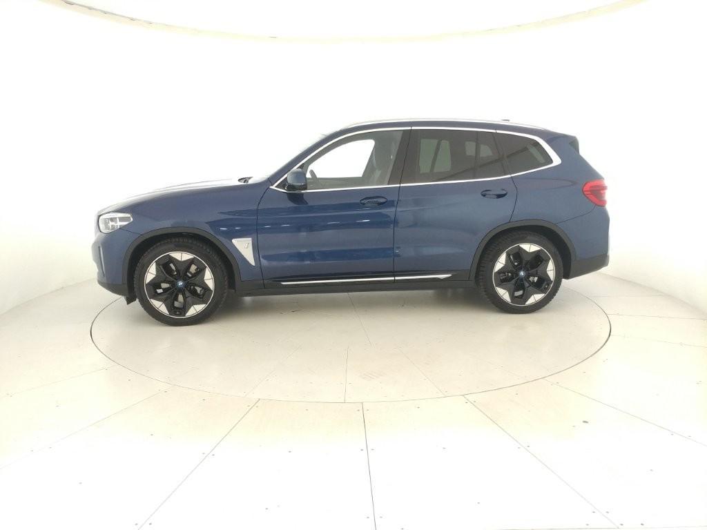 BMW iX3 BEV Impressive