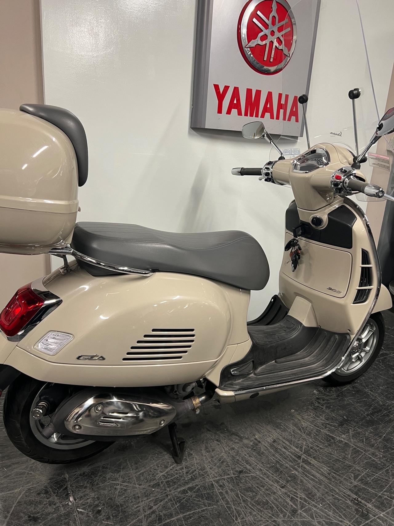 Vespa GTS 300
