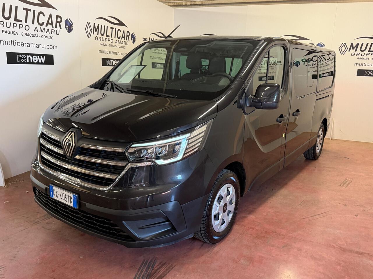 Renault Trafic passenger 9 Posti
