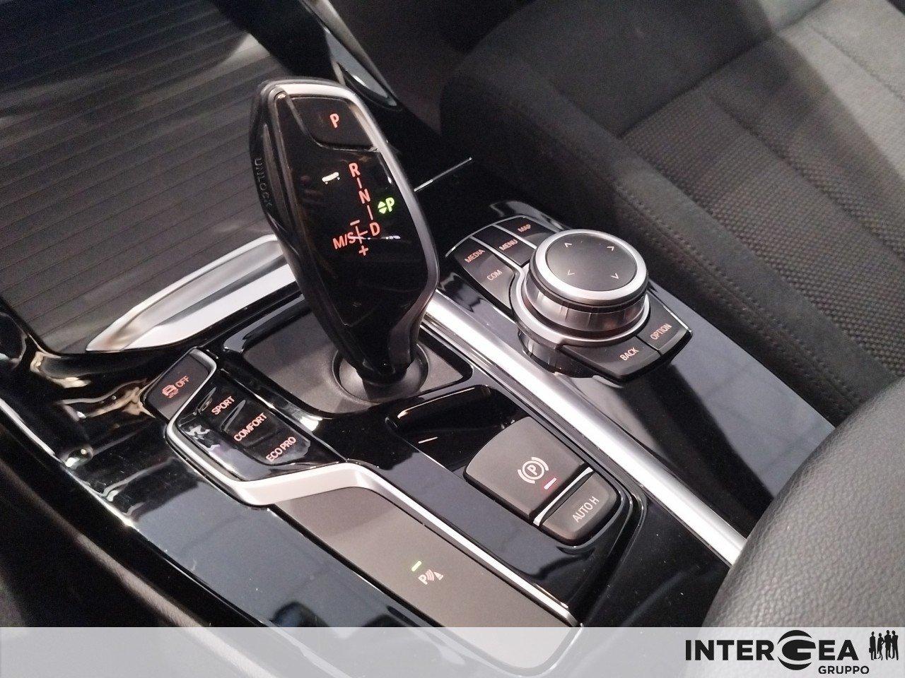 BMW X3 sdrive18d mhev 48V Business Advantage auto