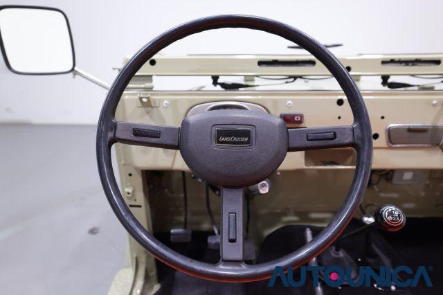 TOYOTA Land Cruiser BJ 42 RESTAURATA