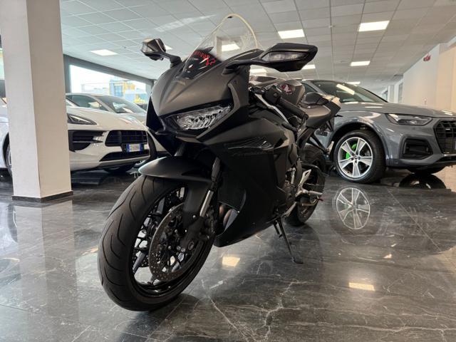 HONDA CBR 1000 RR Fireblade
