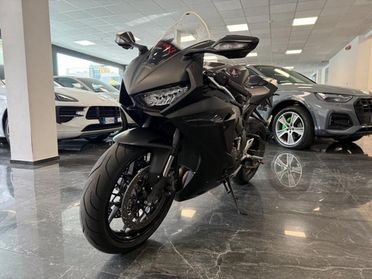 HONDA CBR 1000 RR Fireblade