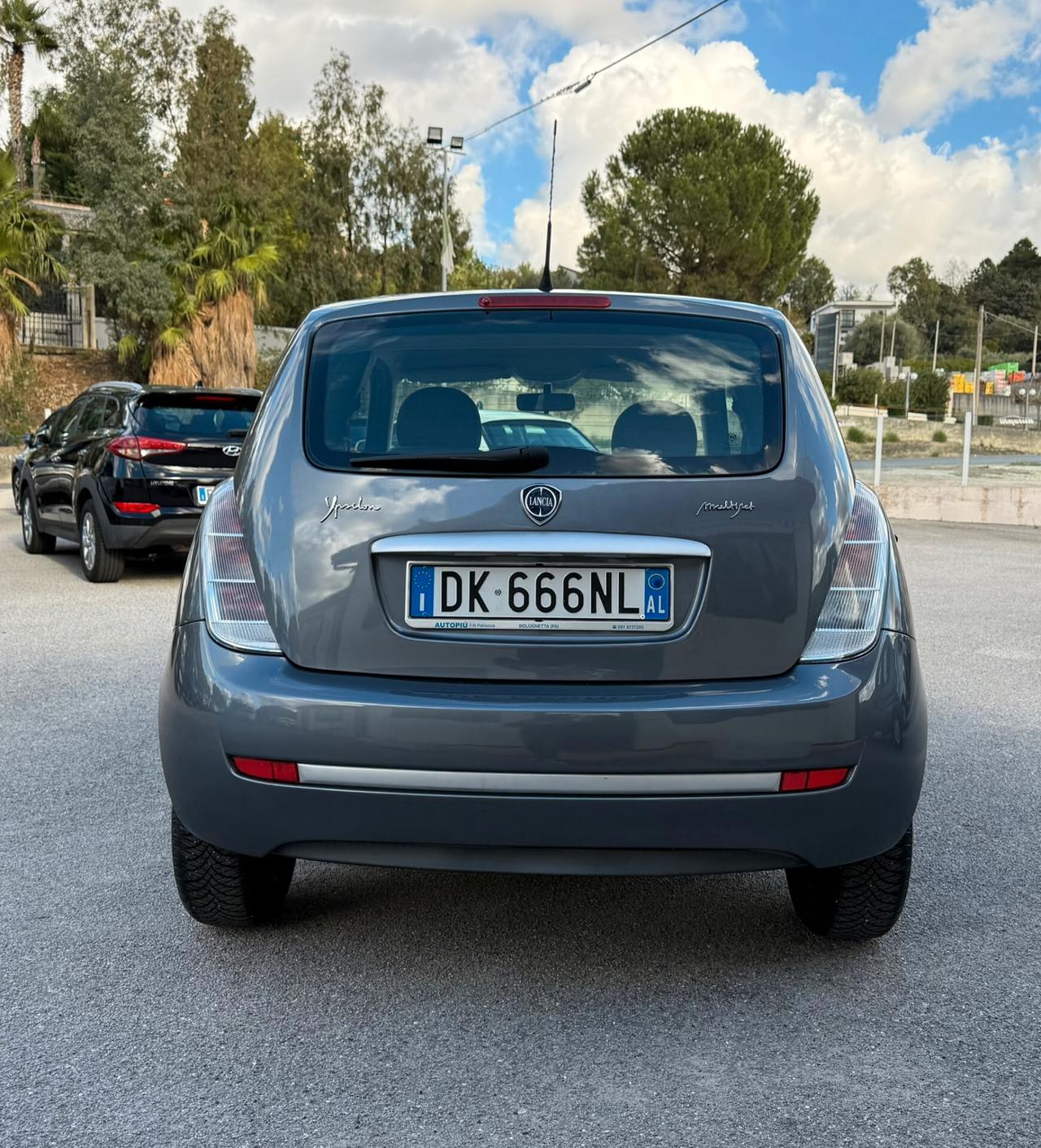 Lancia Ypsilon 1.3 MJT 75 CV Argento