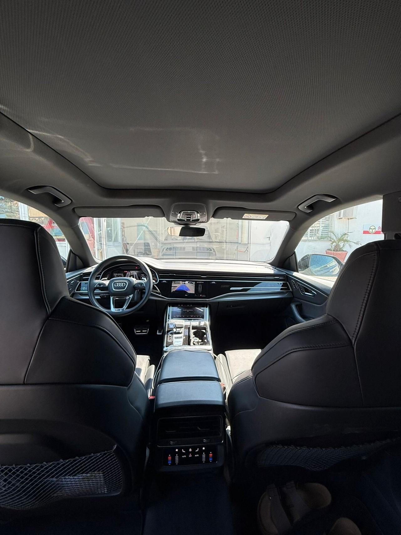 Audi Q8 RS TFSI V8 quattro tiptronic