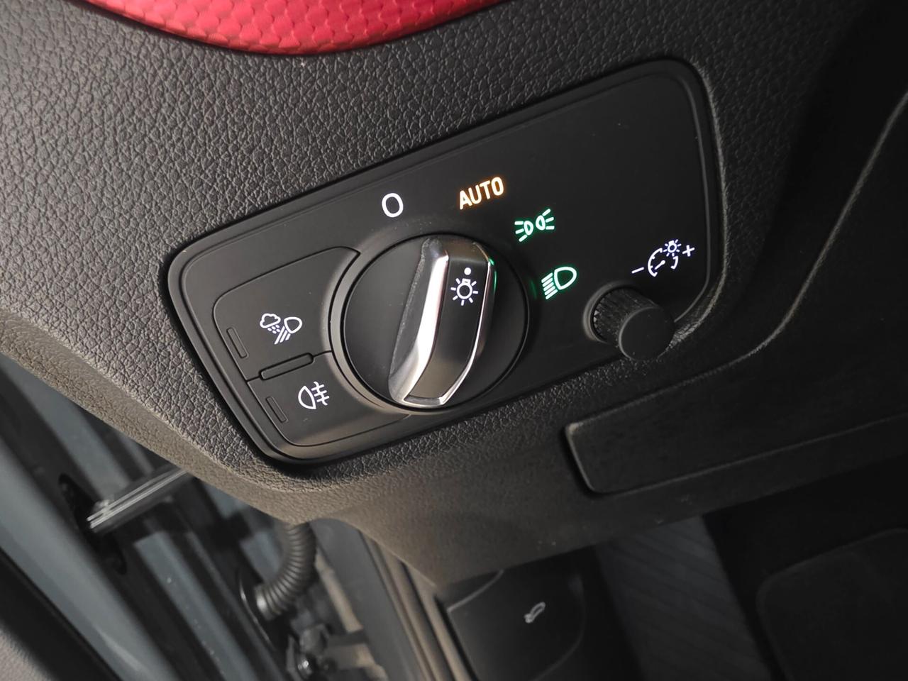 Audi Q2 30 TDI S tronic Business Design