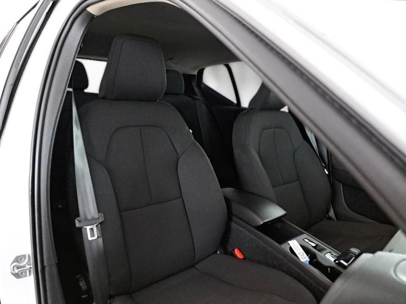 VOLVO XC40 T2 automatico Momentum Core