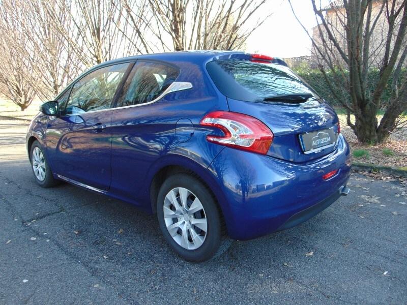 PEUGEOT 208 1° serie 1.6 e-HDi 92 CV Stop&Star...
