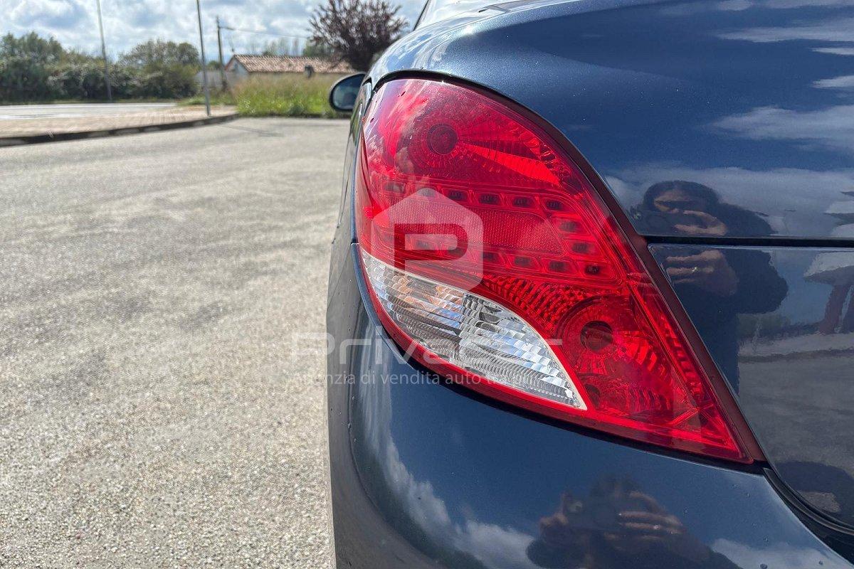 PEUGEOT 207 1.6 8V HDi 112CV CC Allure