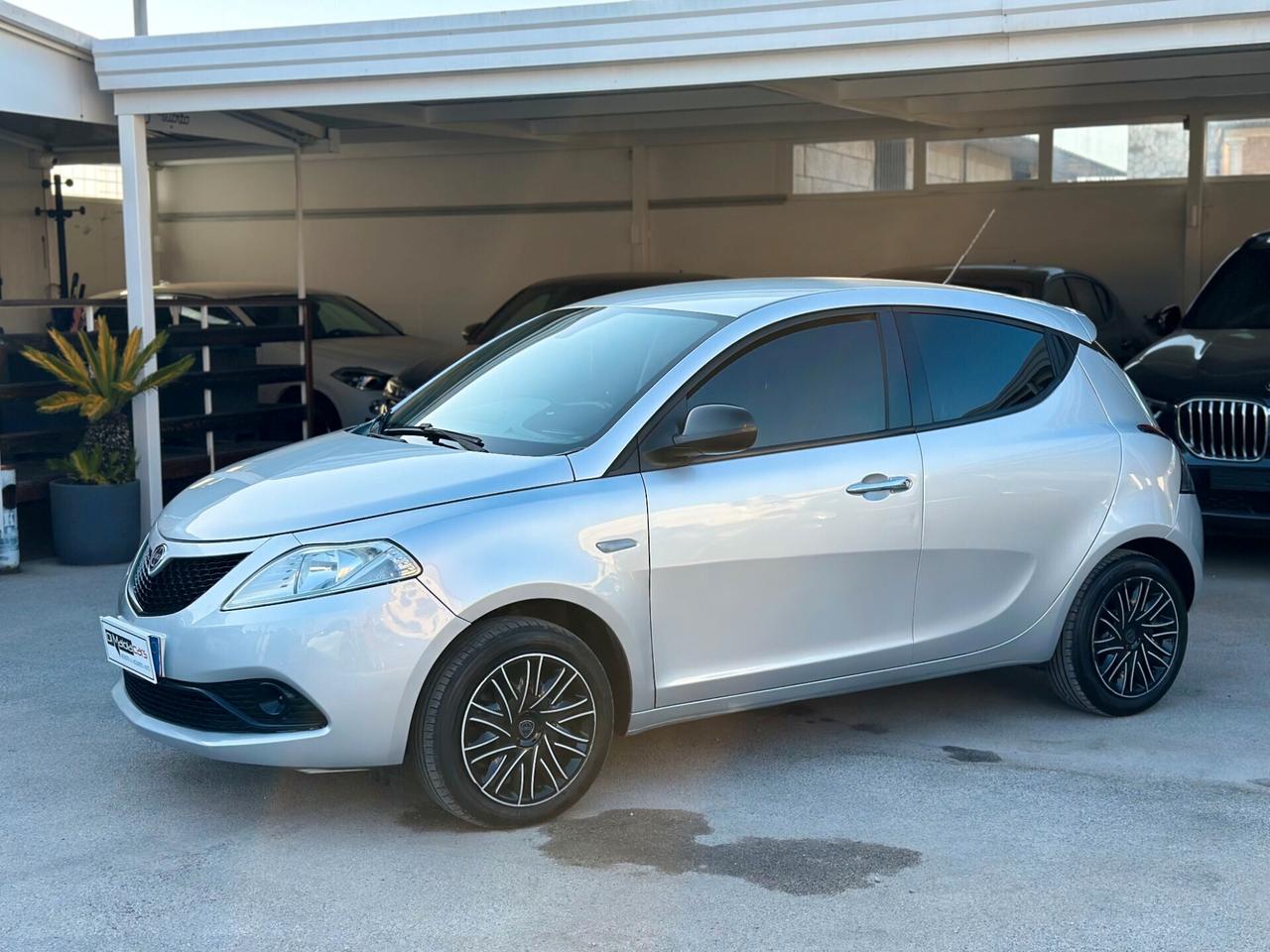 Lancia Ypsilon 1.2 69 CV 5 porte GPL Gold