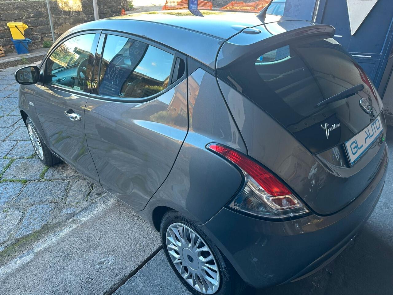 Lancia Ypsilon 1.2 69 CV 5 porte Silver