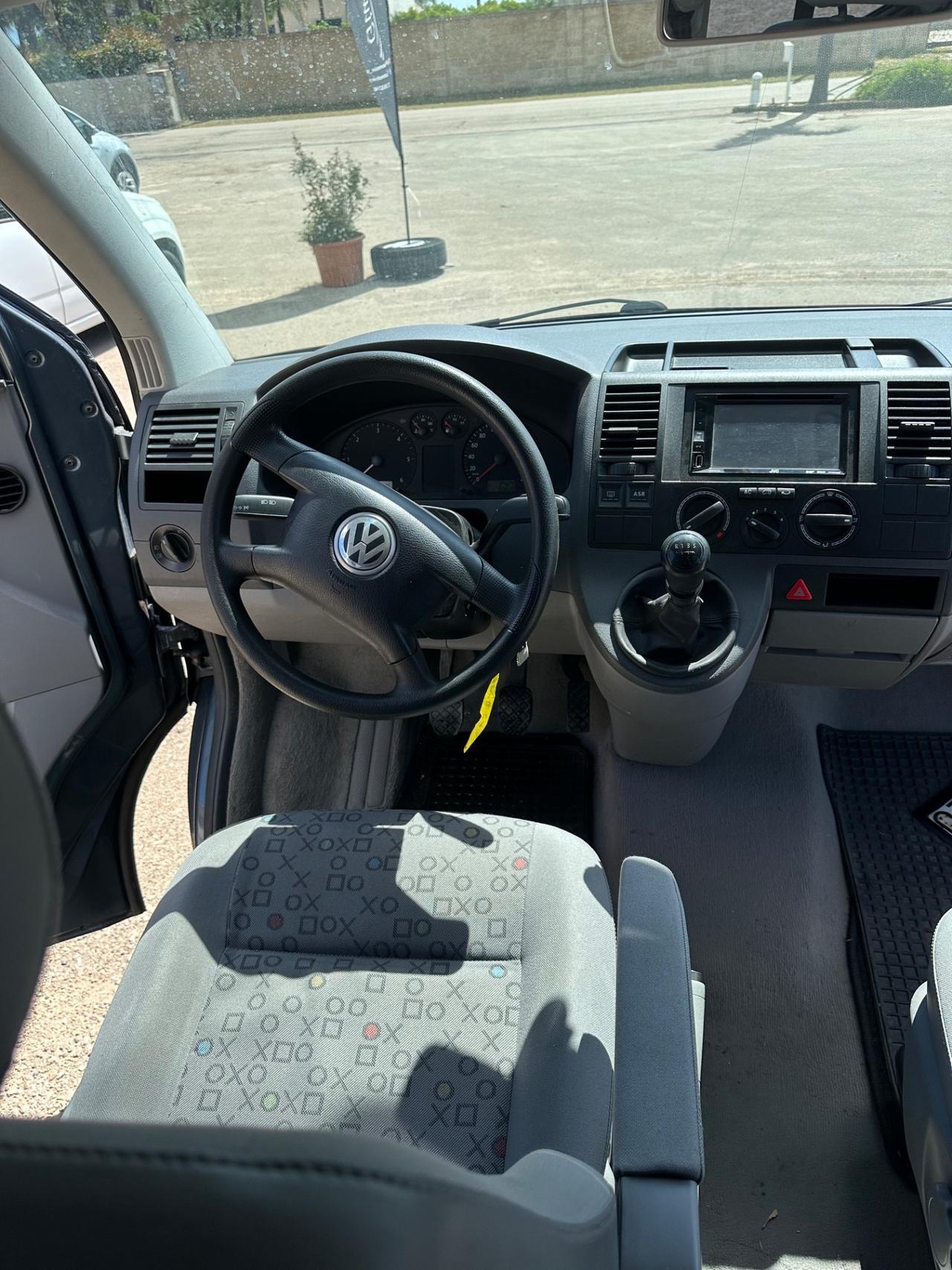 Volkswagen T5 Caravelle 2.5 TDI 8 posti