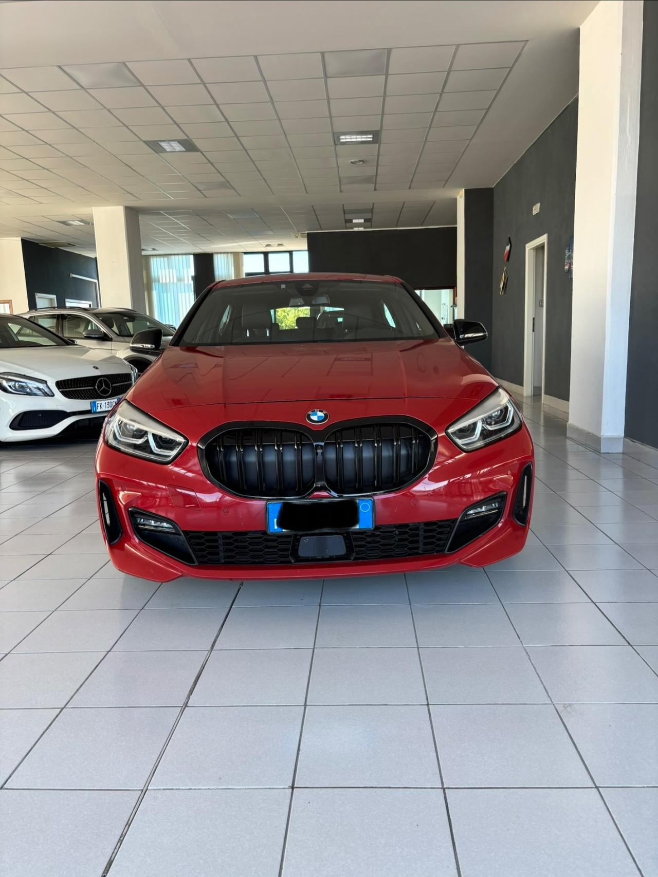 Bmw 118 118d 5p. Msport