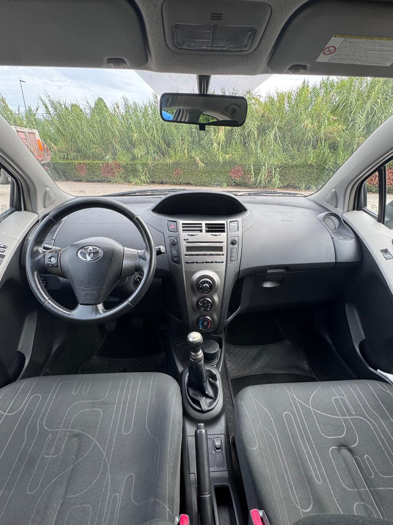 Toyota Yaris 1.0 Luxury pack