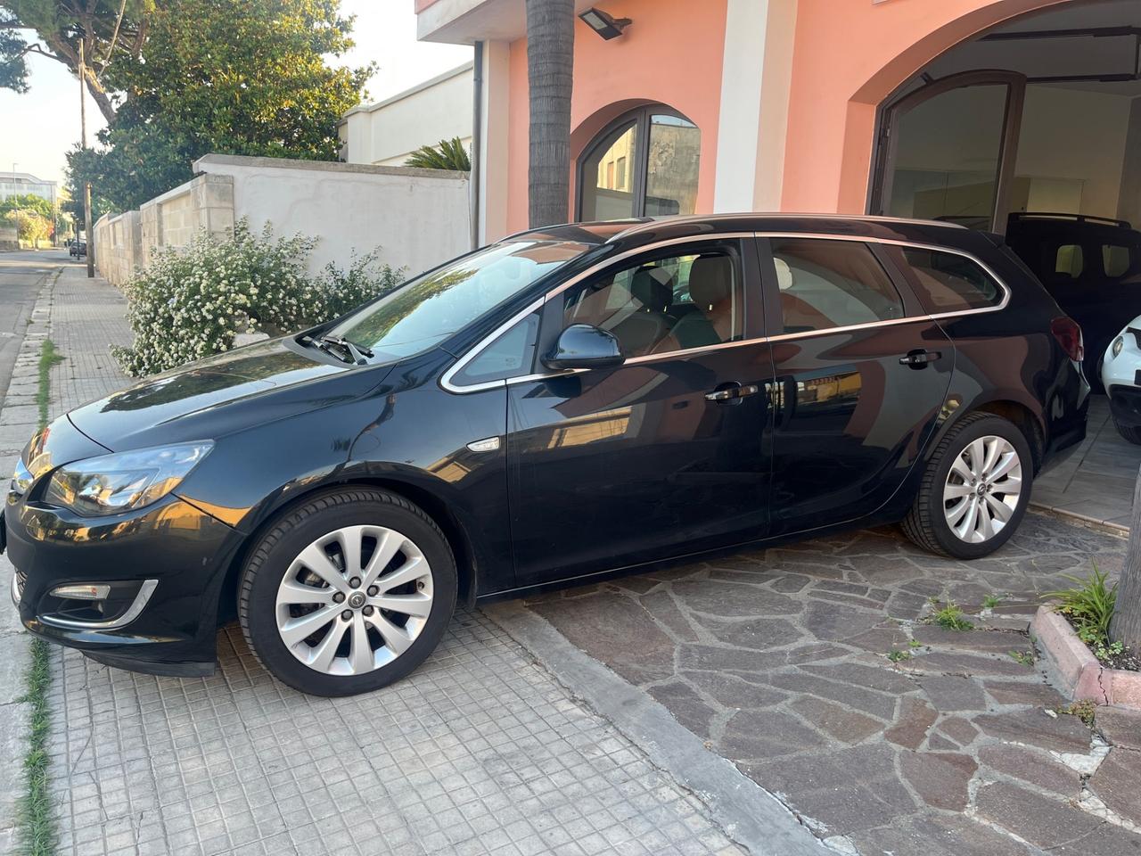 Opel Astra 1.4 Turbo 140CV Sports Tourer GPL Tech Cosmo