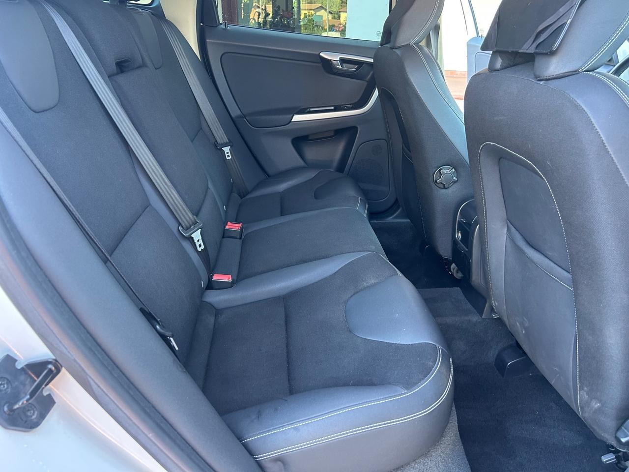 Volvo XC 60 XC60 D5 AWD Geartronic Momentum