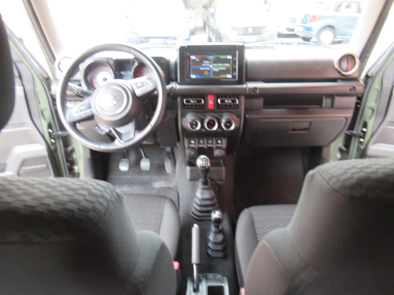 Suzuki Jimny 1.5 5MT Top