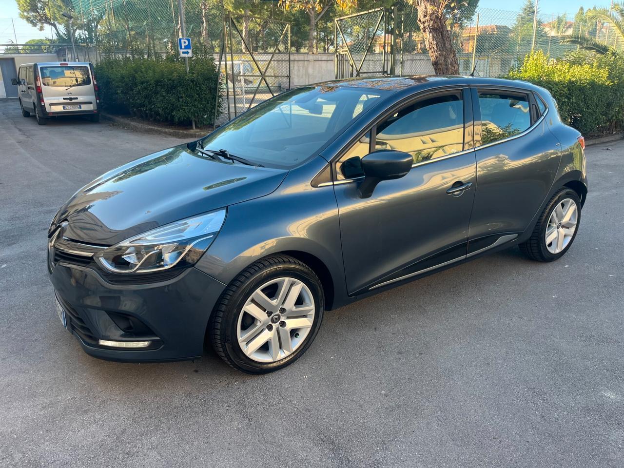 Renault Clio dCi 8V 90CV EDC Start&Stop 5 porte Energy Intens