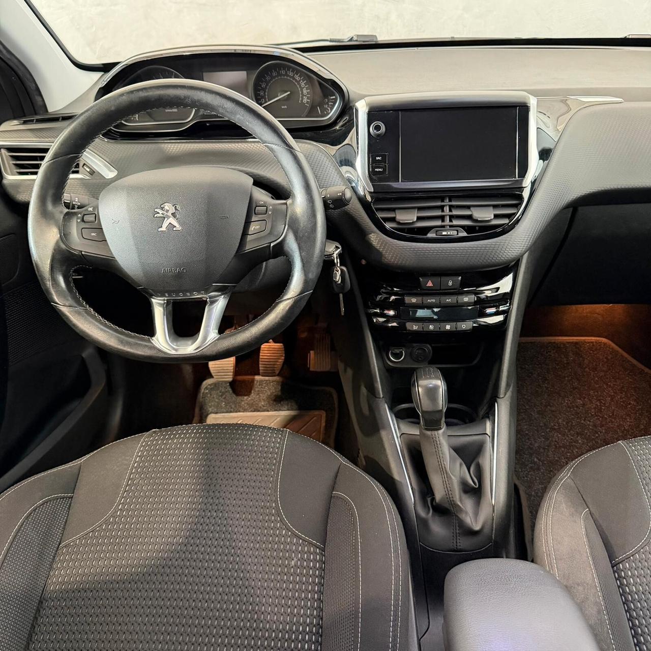 Peugeot 208 1.2 benzina NEOPATENTATI CERCHI IN LEGA+FULL