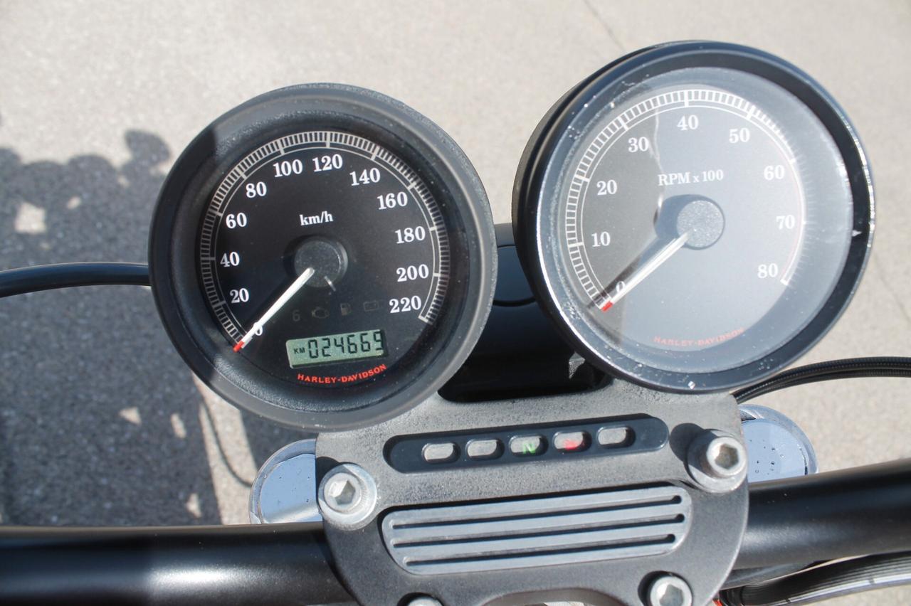 Harley-davidson 883 Sportster R XL883R