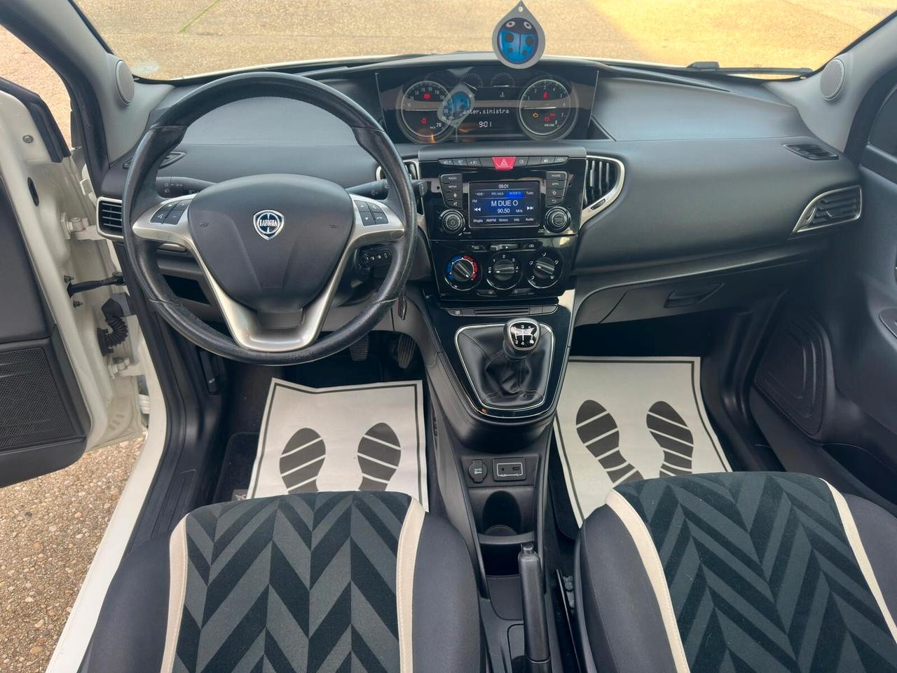 Lancia Ypsilon 1.2 69 CV 5 porte Platinum