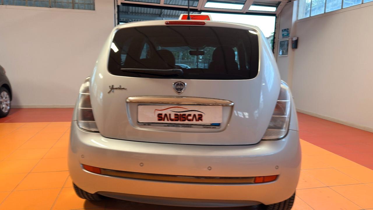 Lancia Ypsilon 1.4 16V Sport MomoDesign