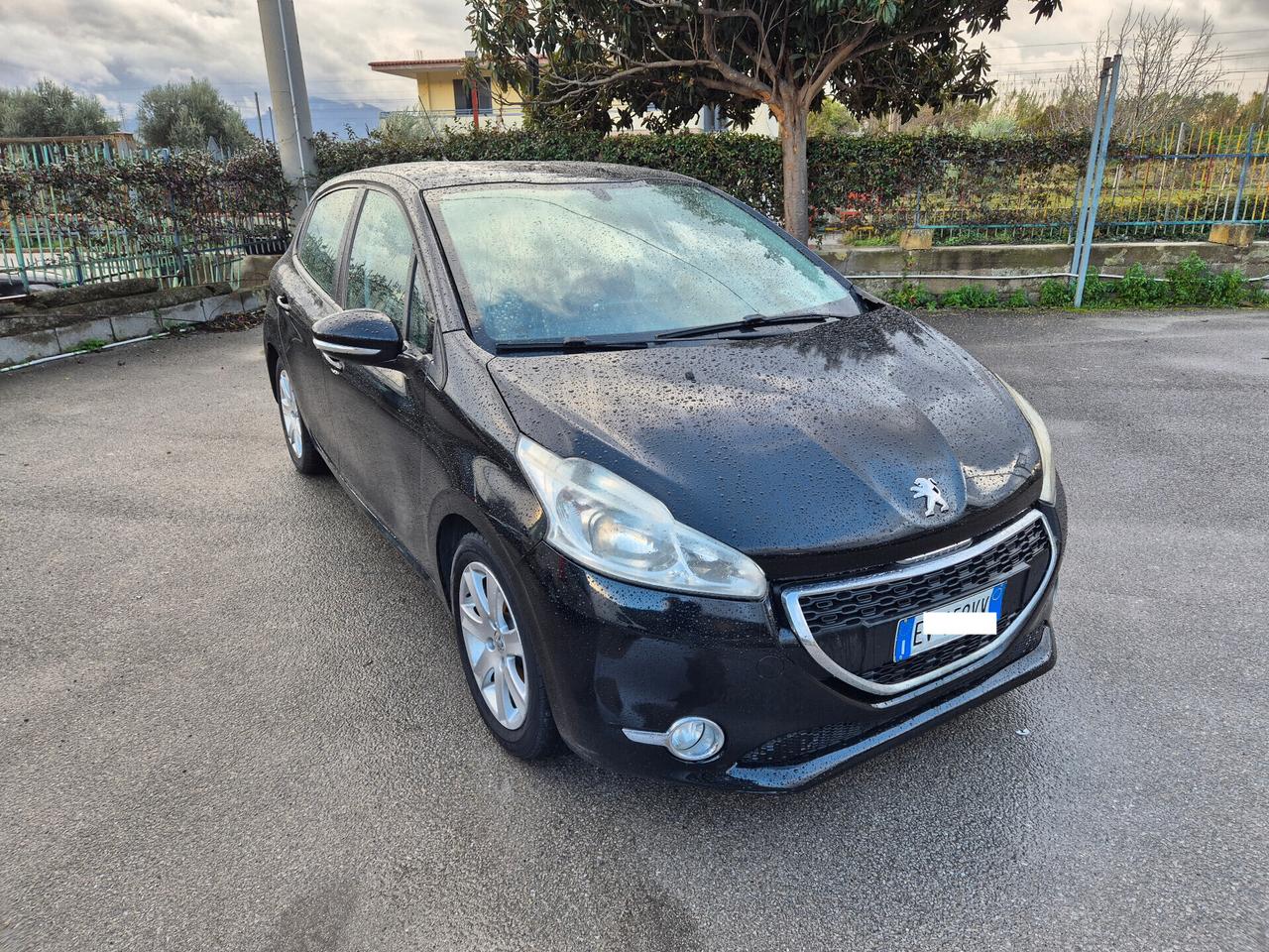 Peugeot 208 1.4 HDi 68 CV autocarro 4 posti