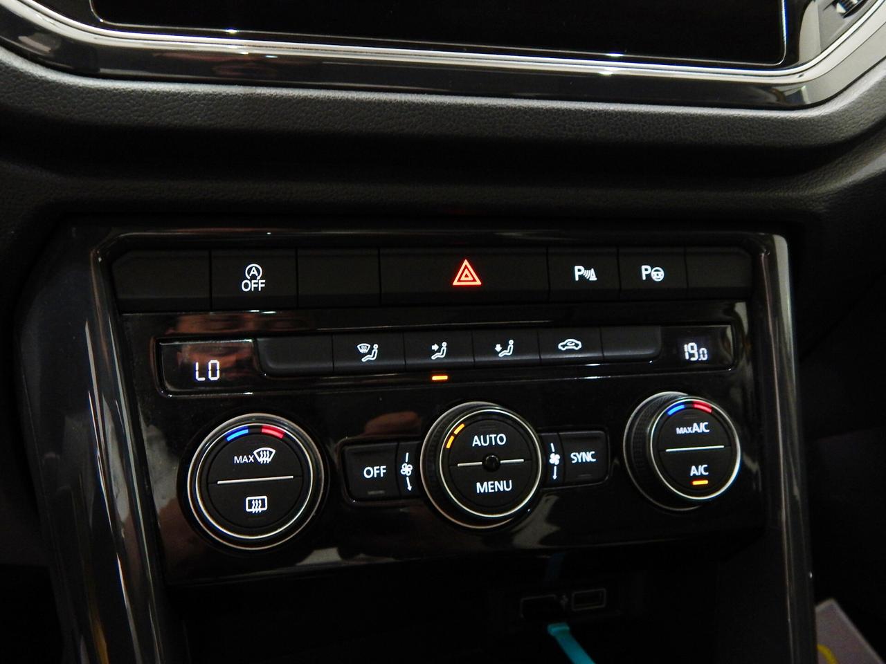 Volkswagen T-Roc 1.6 TDI Advance TETTO-NAVI-PARK-XENON-LED