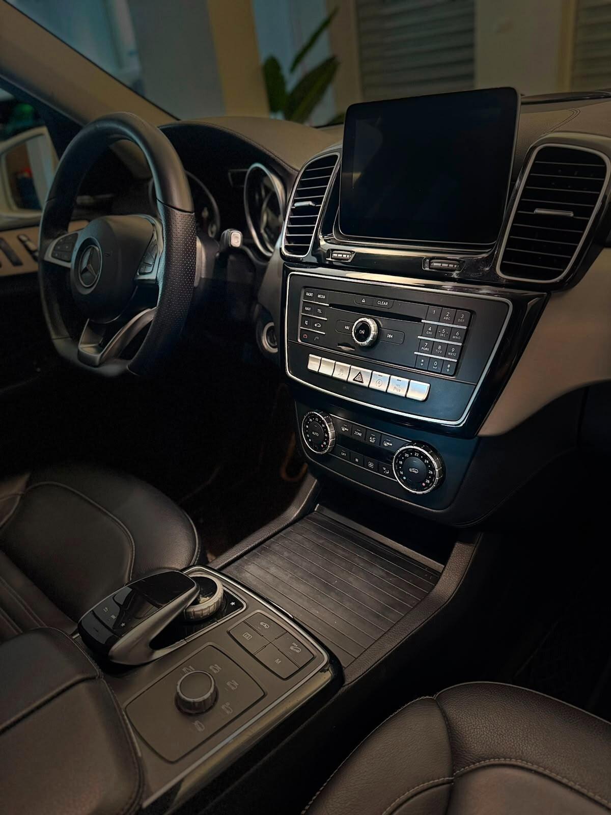 MERCEDES-BENZ GLE 350D 4MATIC PREMIUM UNIPRO