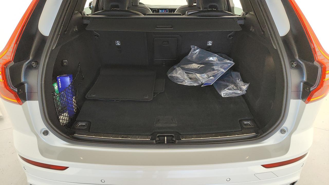 VOLVO XC60 2.0 t6 phev Plus Dark awd auto