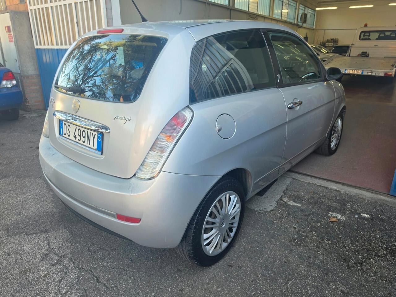 Lancia Ypsilon 1.3 MJT 75 CV Oro rate da 99,00