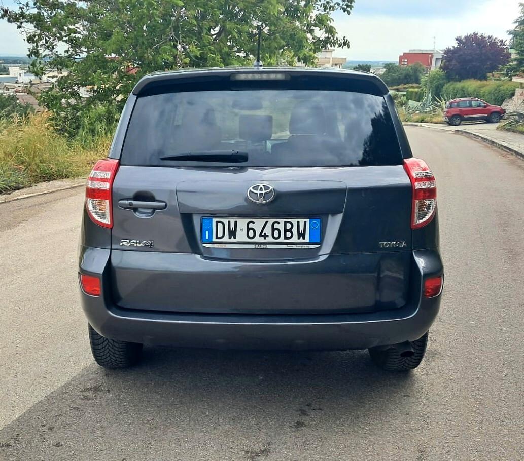 Toyota RAV 4 RAV4 2.2 D-4D 150 CV DPF Luxury