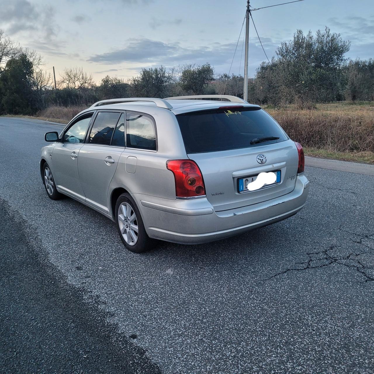 Toyota Avensis 2.0 D-4D 16V Station Wagon